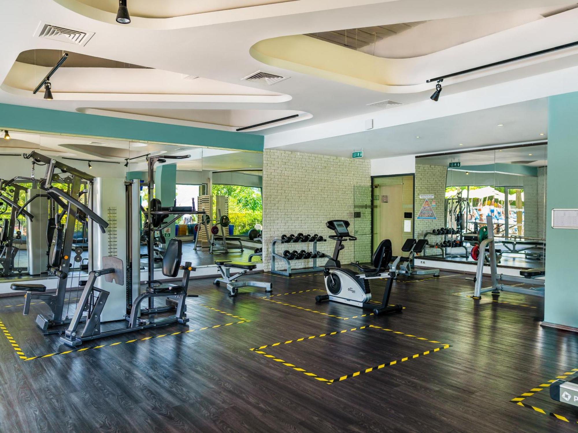 Labranda Mares Marmaris Hotel Bagian luar foto The gym at the resort