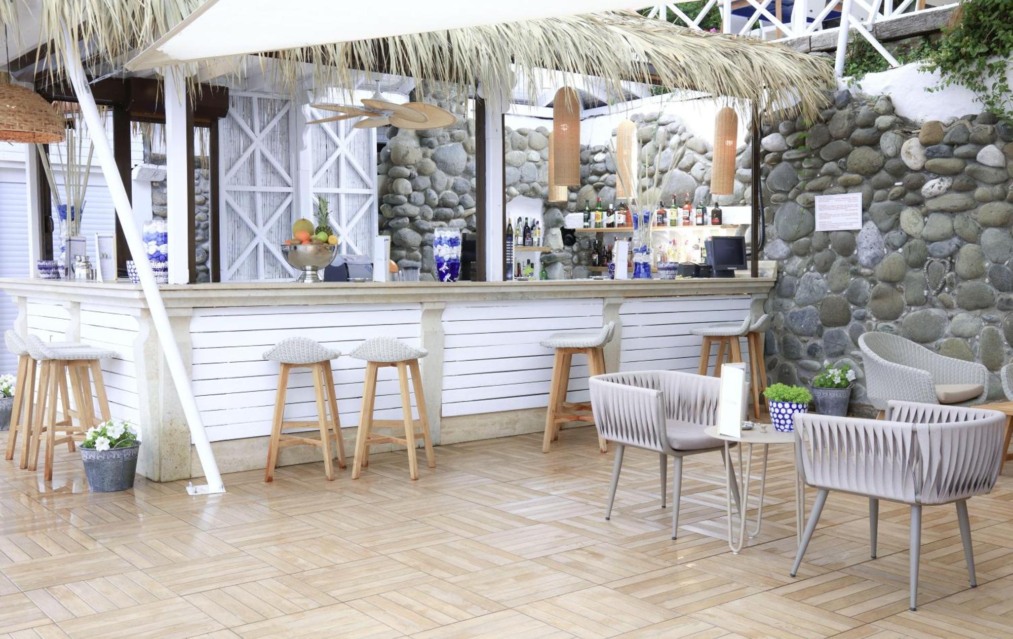 Labranda Mares Marmaris Hotel Bagian luar foto The bar at the pool