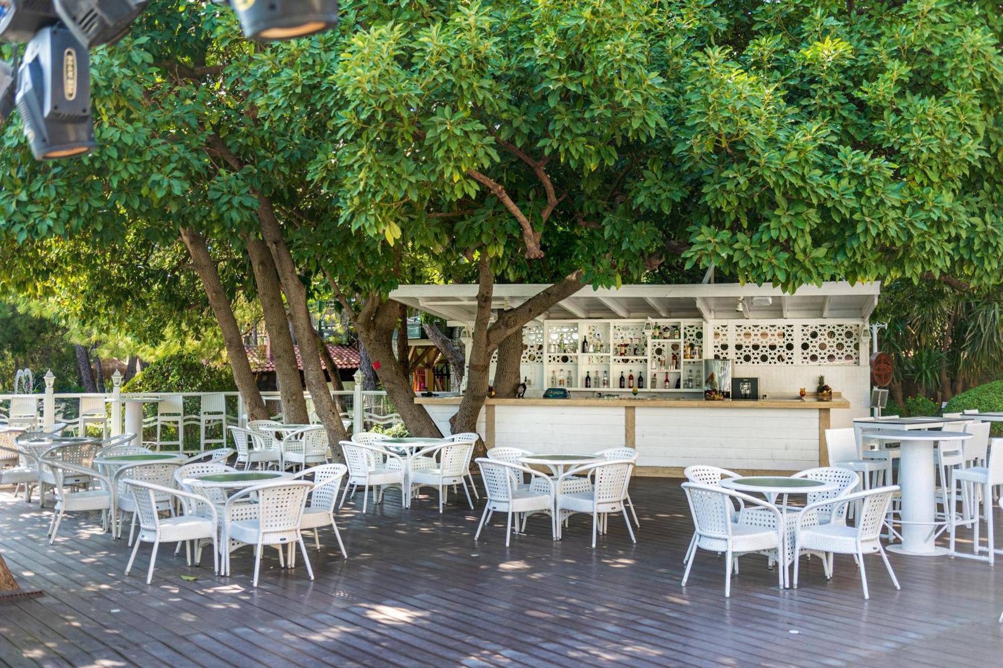 Labranda Mares Marmaris Hotel Bagian luar foto The bar at the top of the observation tower