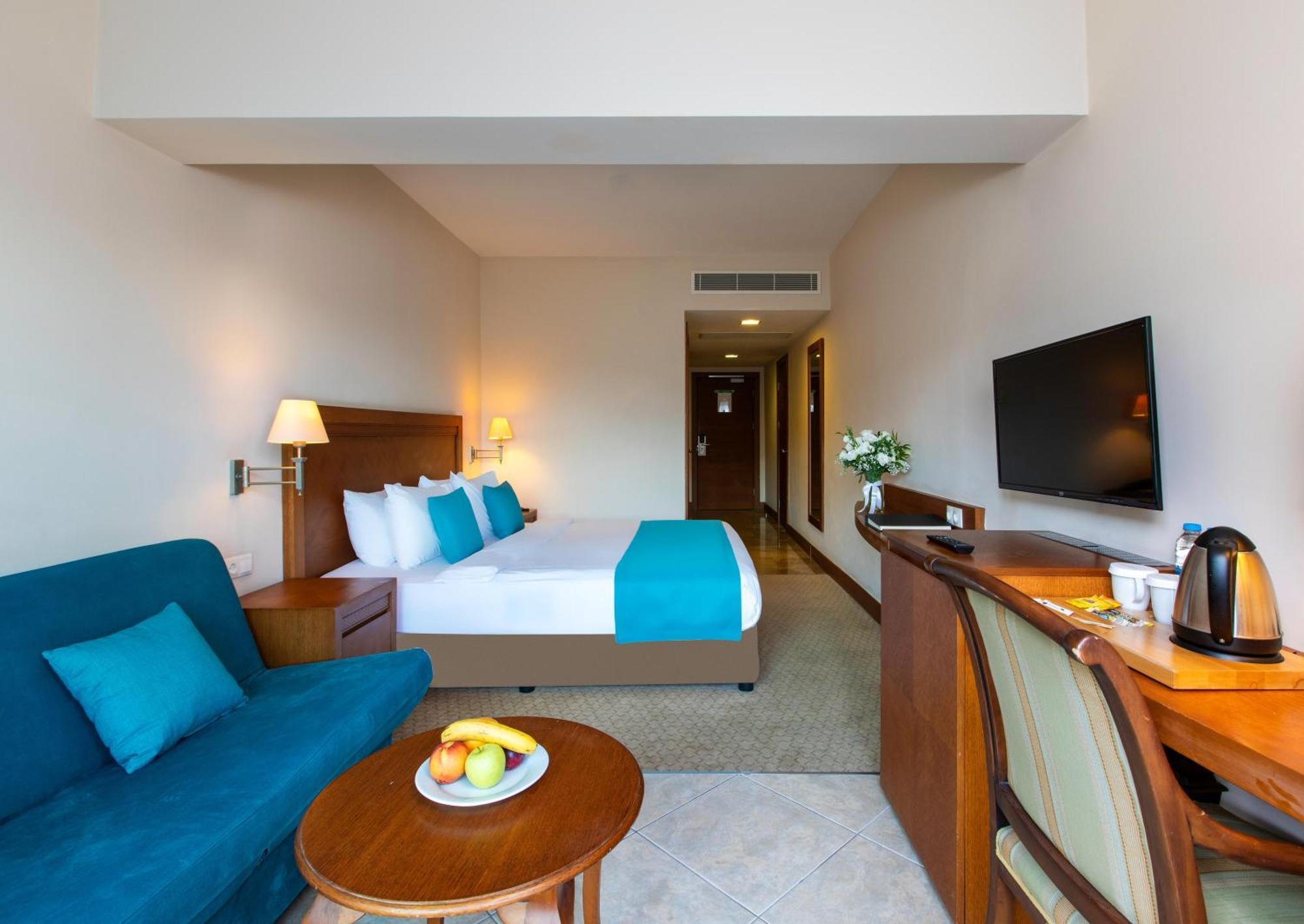 Labranda Mares Marmaris Hotel Bagian luar foto A room at the hotel