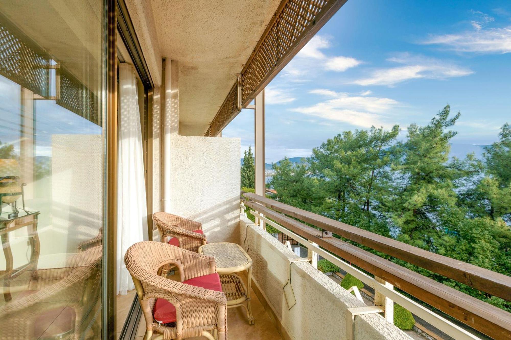 Labranda Mares Marmaris Hotel Bagian luar foto A balcony